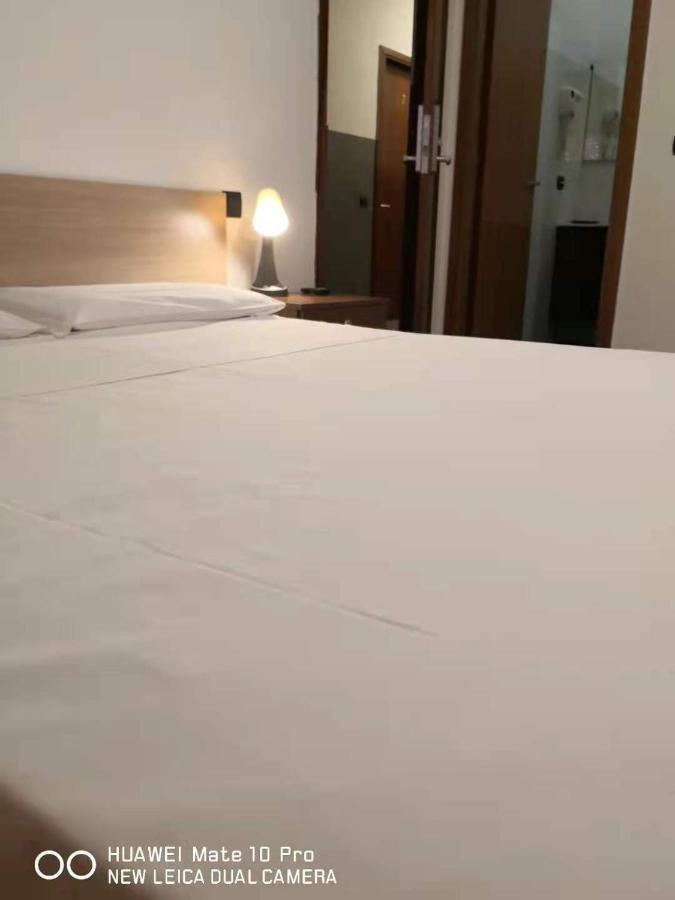 New Family Inn بيرو المظهر الخارجي الصورة